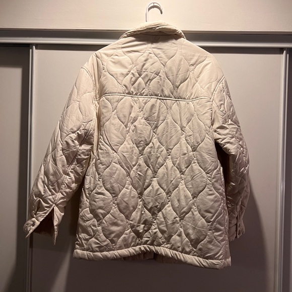 bershka white jacket quilted preloved size medium see description oversized - Picture 9 of 13